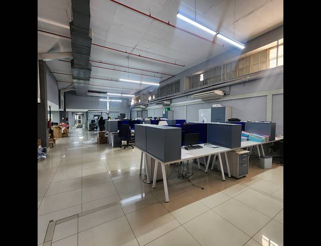 3,312M² WAREHOUSE FOR SALE IN BONELA
